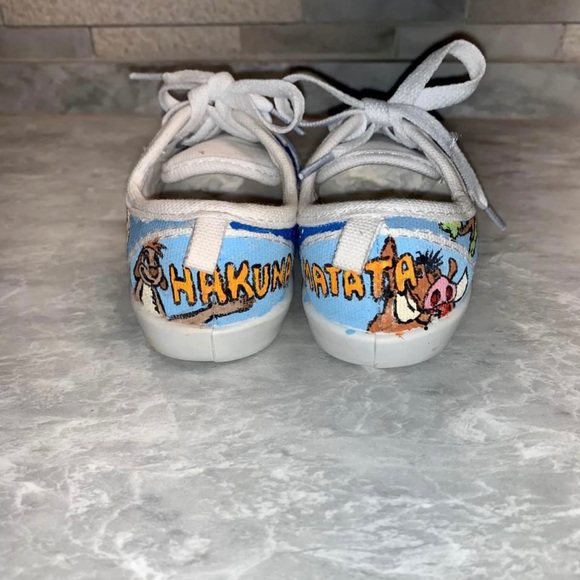 Hand painted Lion king boy or girl shoes. Size 7c - Picture 2 of 7